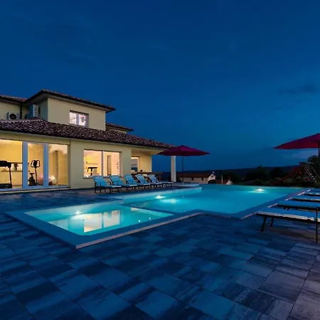 Mit Privatpool Fuer 12 Personen Ca 350 Qm In Barban, Istrien Bucht Von Rasa * Barban