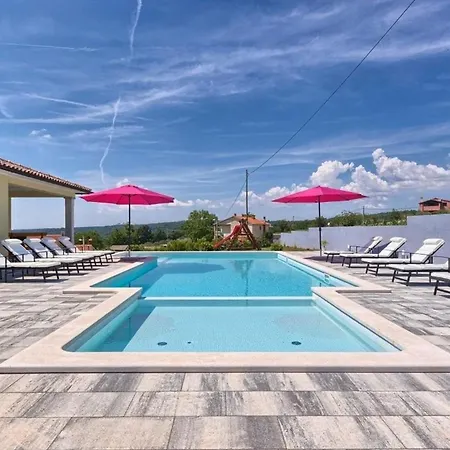 Mit Privatpool Fuer 12 Personen Ca 350 Qm In Barban, Istrien Bucht Von Rasa Holiday home Barban